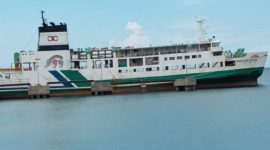 KMP Windu Karsa Dwitya berlabuh 2 minggu di Pelabuhan Feri Kewapante