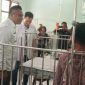 Bupati Sikka mengunjungi pasien DBD di RSUD TC Hillers Maumere pekan lalu