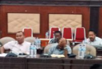 Sekretaris Fraksi Partai Nasdem Petrus da Silva (paling belakang sebelah kanan)