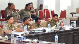 Pelaksana Tugas Kasat Pol PP dan Damkar menghadiri RDP di Gedung DPRD Sikka, Selasa (28/1)