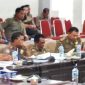 Pelaksana Tugas Kasat Pol PP dan Damkar menghadiri RDP di Gedung DPRD Sikka, Selasa (28/1)
