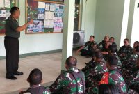 Dandim Sikka Zulnalendra Utama sedang memberikan arahan, Senin (13/1)