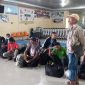 Puluhan TKI ilegal diamankan di ruang kedatangan Bandara Frans Seda Maumere, Selasa (11/2) pagi