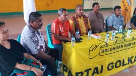 Ketua Golkar Sikka dan Panitia Musda X Golkar menggelar konperensi pers, Kamis (20/2)