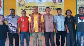 Ketua Golkar Sikka pose bersama Panitia Musda X dan Pengurus Partai Golkar, Kamis (20/2)