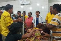 Wakil Ketua Komisi IX Melki Laka Lena mengunjungi RSUD TC Hillers Maumere, Jumat (21/2) malam