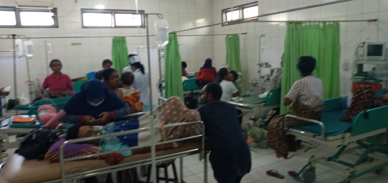 Suasana di Ruang UGD RSUD TC Hillers Maumere, Senin (24/2)
