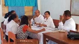 Kepala Dinas P2KBP3A Kabupaten Sikka Maria Bernadina Sada Nenu dan staf menemui Pimpinan Seminari BSB, Rabu (26/2)