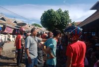 Tentara Bubarkan Sabung Ayam di Pasar Alok