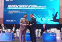 Direktur Utama BPJS Kesehatan Fachmi Idris memberikan paparan dalam forum Technical Seminar on Digitalization New Forms of Work: Focussing on Occupational Risks di Kuala Lumpur, Malaysia, Kamis (20/2)