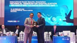 Direktur Utama BPJS Kesehatan Fachmi Idris memberikan paparan dalam forum Technical Seminar on Digitalization New Forms of Work: Focussing on Occupational Risks di Kuala Lumpur, Malaysia, Kamis (20/2)