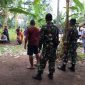 Suasana lokasi sabung ayam di Desa Waiara usai digebrek tentara, Minggu (23/2) 