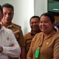 Direktur RSUD TC Hillers Mercy Pareira mendampingi Menkes RI kunjungan ke Maumere