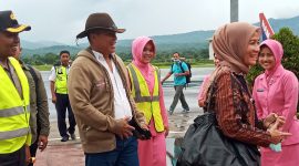 Kapolda NTT Irjen Pol Hamidin tiba di Bandara Frans Seda Maumere, Jumat (13/3) petang