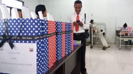 Paket bingkisan Kapolda NTT kepada pasien DBD