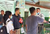 Suasana di pintu masuk ruang perawatan paskah dikeluarkan kebijakan penghapusan jam besuk, Selasa (17/3)