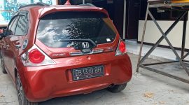 Mobil Honda Brio, pengangkut pupuk matahari, diamankan di Reskrim Polres Sikka
