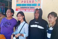 Warga Deaa Maluriwu Kecamatan Palue yang melapor diri ke Covid Center Sikka Senin (23/3)