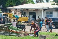 Suasana pembersihan asrama putra yang bakal dijadikan ruang isolasi, Selasa (24/3)