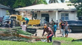 Suasana pembersihan asrama putra yang bakal dijadikan ruang isolasi, Selasa (24/3)