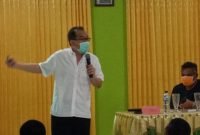 Dokter Asep Purnama sedang sosialisasikan pencegahan dan penanganan Covid 19, Sabtu (28/3)