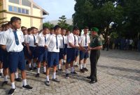Dandim Sikka berdialog dengan siswa Seminari BSB Maumere, Senin (2/3)