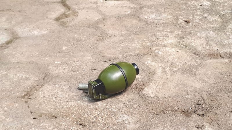 Pemantik gas menyerupai granat manggis ditemukan di KP3 Maumere, Selasa (17/3)
