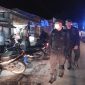 Tim Gabungan melakukan patroli pemberlakuan jam malam, Sabtu (28/3)