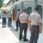 Aparat keamanan dari Polres Sikka sedang berada di Masjid At Taqwa Beru, Jumat (2/4)