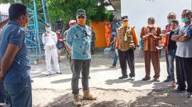 Bupati Sikka Fransiskus Roberto Diogo gelar pertemuan bersama oara camat di Pelabuhan Laurens Say Maumere, Selasa (7/4) siang