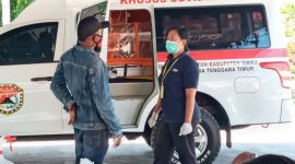 Yoseph Apolonaris protes karena akan dibawa ke lokasi karantina terpusat, Selasa (28/4)