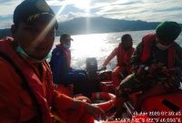 Pencarian korban tenggelam di Pantai Ruwolong Kecamatan Lela, Senin (13/4)