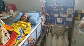 Epimia Sukarmi, penderita gagal ginjal yang sedang menjalani cuci darah di RSUD TC Hillers Maumere (istimewa)