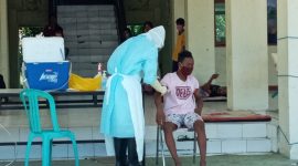 Suasana rapid test di Kantor Dinas Kebudayaan dan Pariwisata Sikka, Sabtu (2/5)
