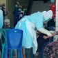 Pengambilan rapid test di Kantor Dinas Budpar, Senin (11/5)