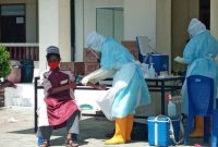 Suasana pengambilan rapid test 19 orang, Senin (11/5) pagi tadi
