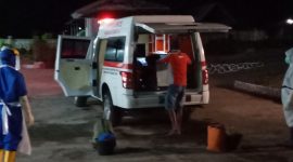 Suasana evakuasi warga positip corona, Kamis (14/5) malam