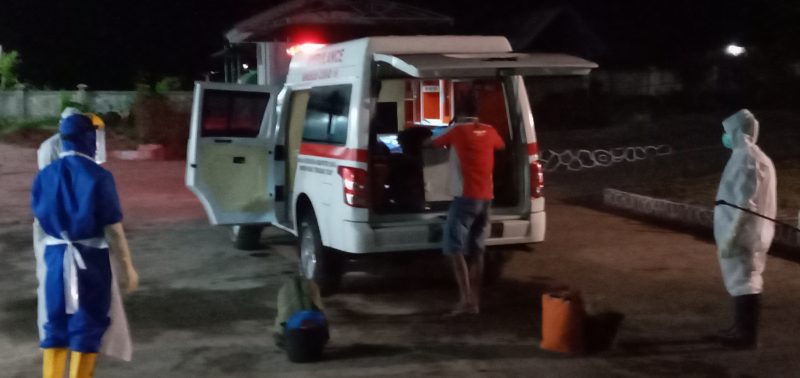 Suasana evakuasi warga positip corona, Kamis (14/5) malam