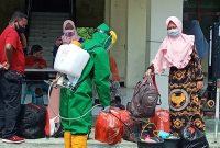 Warga karantina yang bebas virus corona dipulangkan ke rumah, beberapa waktu lalu