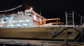 KM Lambelu bersandar di Pelabuhan Laurens Say Maumere, Selasa (7/4)