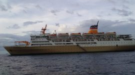 KM Lambelu di tengah Laut Flores, Selasa (7/4)
