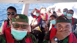 Tim kesehatan Satgas Covid Sikka menuju wilayah kepulauan, Minggu (3/5) (foto: istimewa)