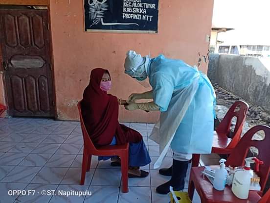Suasana rapid test di wilayab kepulauan, Minggu (3/5)