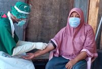 Nur Laila sedang menjalani rapid test, Kamis (28/5)