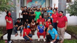 Gerakan solidaritas WKRI Maumere nembagi sembako dan masker  beberapa waktu lalu