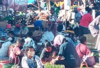 Suasana di Pasar Alok, Selasa (2/6)