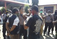 Masyarakat mengadukan persoalan dana BLT yang tidak tepat sasaran, Senin (8/6)