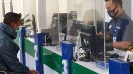 Suasana pelayanan di Kantor BPJS Kesehatan Cabang Maumere
