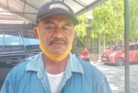 Hendrikus Hermus, seorang kepala tukang pembangunan Puskesmas Bola