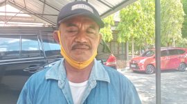 Hendrikus Hermus, seorang kepala tukang pembangunan Puskesmas Bola